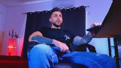 MightyAaronX live cam on Cam4