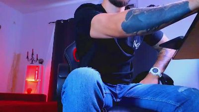 MightyAaronX live cam on Cam4