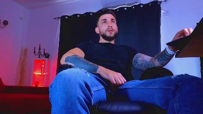 MightyAaronX live cam on Cam4