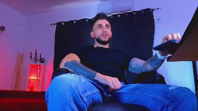 MightyAaronX live cam on Cam4