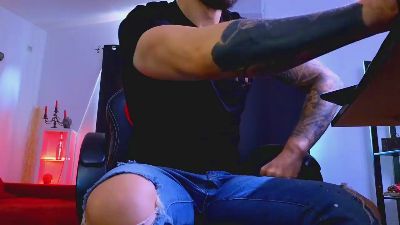 MightyAaronX live cam on Cam4