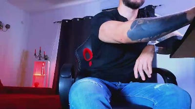 MightyAaronX live cam on Cam4