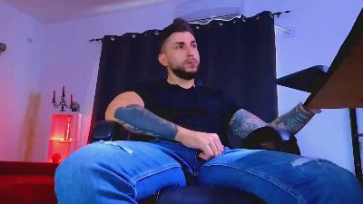 MightyAaronX live cam on Cam4