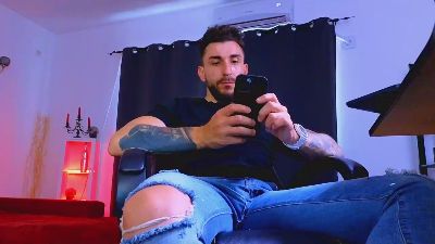 MightyAaronX live cam on Cam4