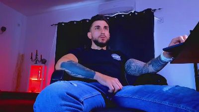 MightyAaronX live cam on Cam4