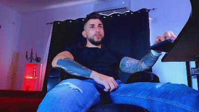 MightyAaronX live cam on Cam4