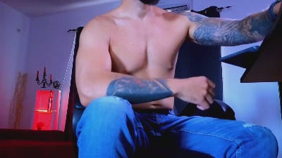 MightyAaronX live cam on Cam4