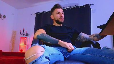 MightyAaronX live cam on Cam4