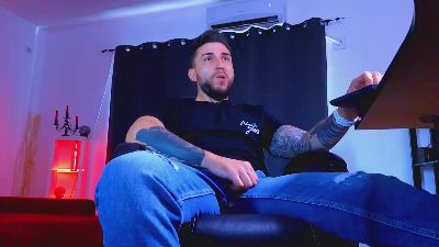 MightyAaronX live cam on Cam4