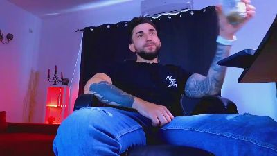 MightyAaronX live cam on Cam4