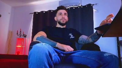 MightyAaronX live cam on Cam4