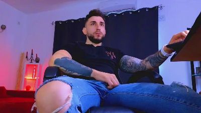 MightyAaronX live cam on Cam4
