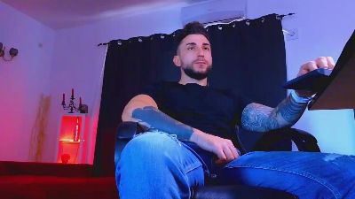 MightyAaronX live cam on Cam4