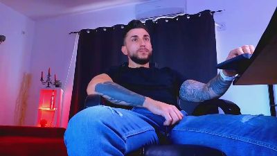 MightyAaronX live cam on Cam4