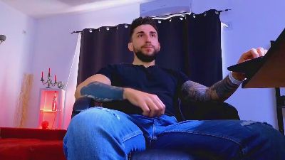 MightyAaronX live cam on Cam4