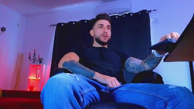 MightyAaronX live cam on Cam4