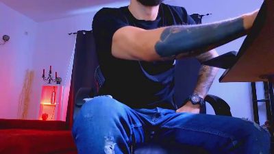 MightyAaronX live cam on Cam4