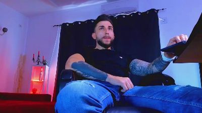 MightyAaronX live cam on Cam4