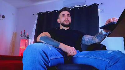 MightyAaronX live cam on Cam4