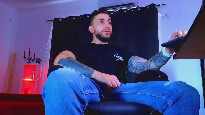 MightyAaronX live cam on Cam4