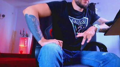 MightyAaronX live cam on Cam4