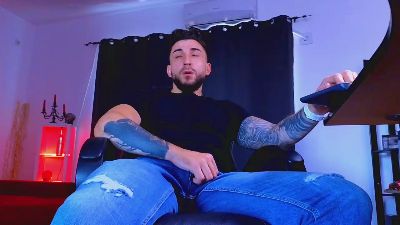 MightyAaronX live cam on Cam4