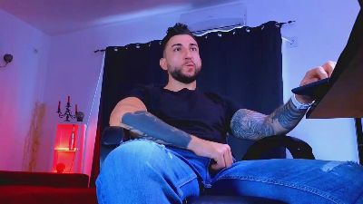 MightyAaronX live cam on Cam4