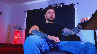 MightyAaronX live cam on Cam4