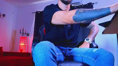 MightyAaronX live cam on Cam4