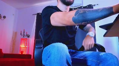 MightyAaronX live cam on Cam4