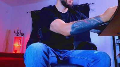 MightyAaronX live cam on Cam4