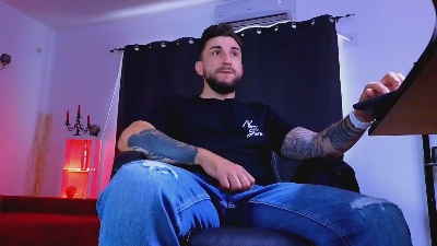 MightyAaronX live cam on Cam4