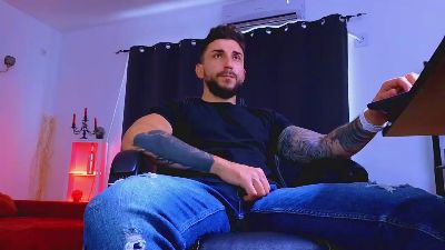 MightyAaronX live cam on Cam4