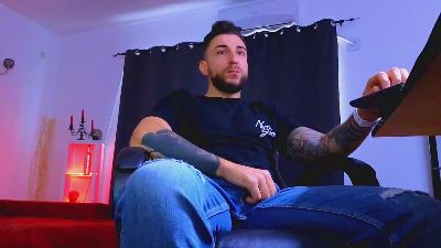 MightyAaronX live cam on Cam4