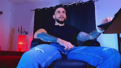 MightyAaronX live cam on Cam4