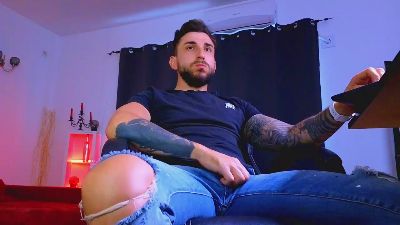 MightyAaronX live cam on Cam4