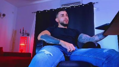 MightyAaronX live cam on Cam4