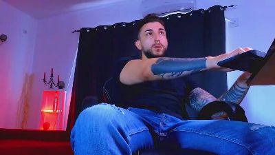 MightyAaronX live cam on Cam4
