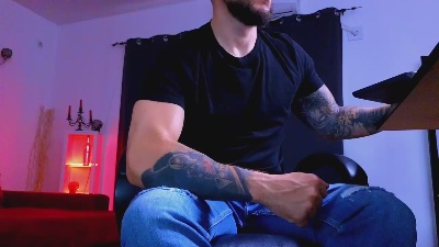 MightyAaronX live cam on Cam4