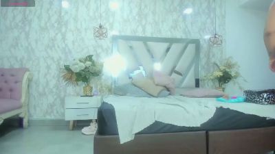 Miia_Peach live cam on Cam4