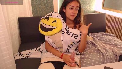 Miidnightt_Dess live cam on Cam4