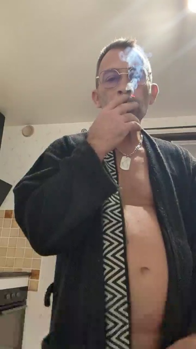 Miikl2 live cam on Cam4