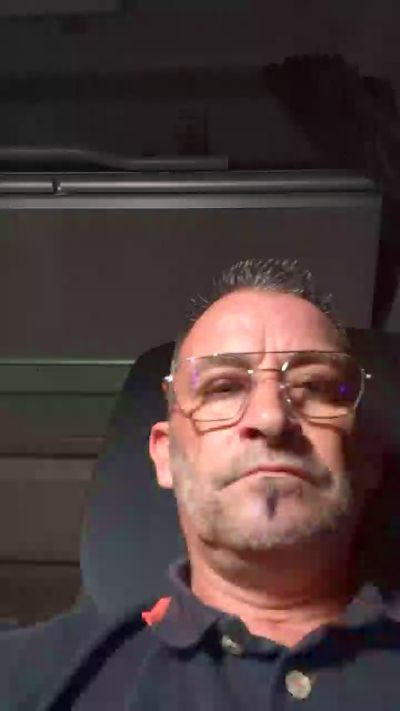 Miikl2 live cam on Cam4