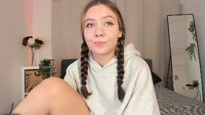Mika_Moony live cam on Cam4