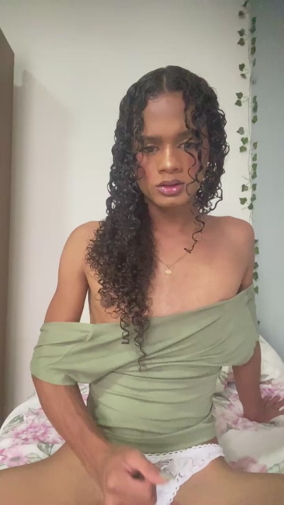 Mika_Nunes live cam on Cam4