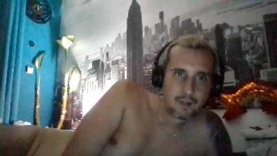 Mikapisse95 live cam on Cam4