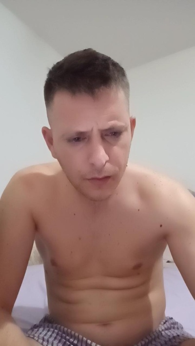 MikeGary21 live cam on Cam4