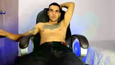 Mikee_scooth live cam on Cam4