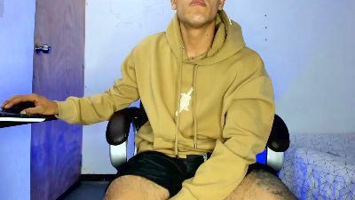 Mikee_scooth live cam on Cam4