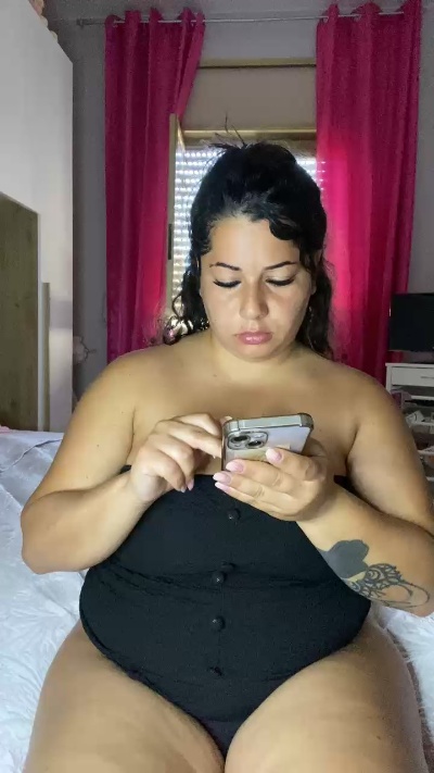 Mikela_ live cam on Cam4